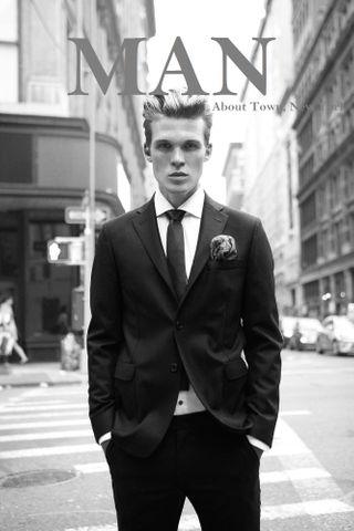 2-5440.jpg The Man About Town, New York - Image 1